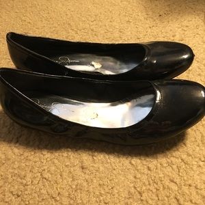 Jessica Simpson shiny black flats